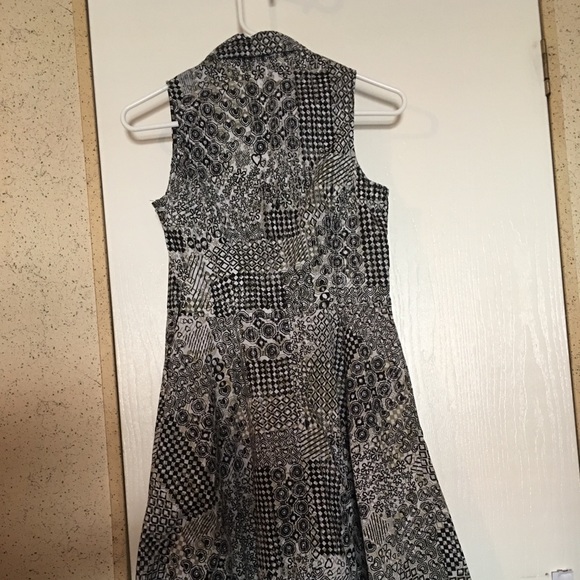 Dress - Picture 7 of 8